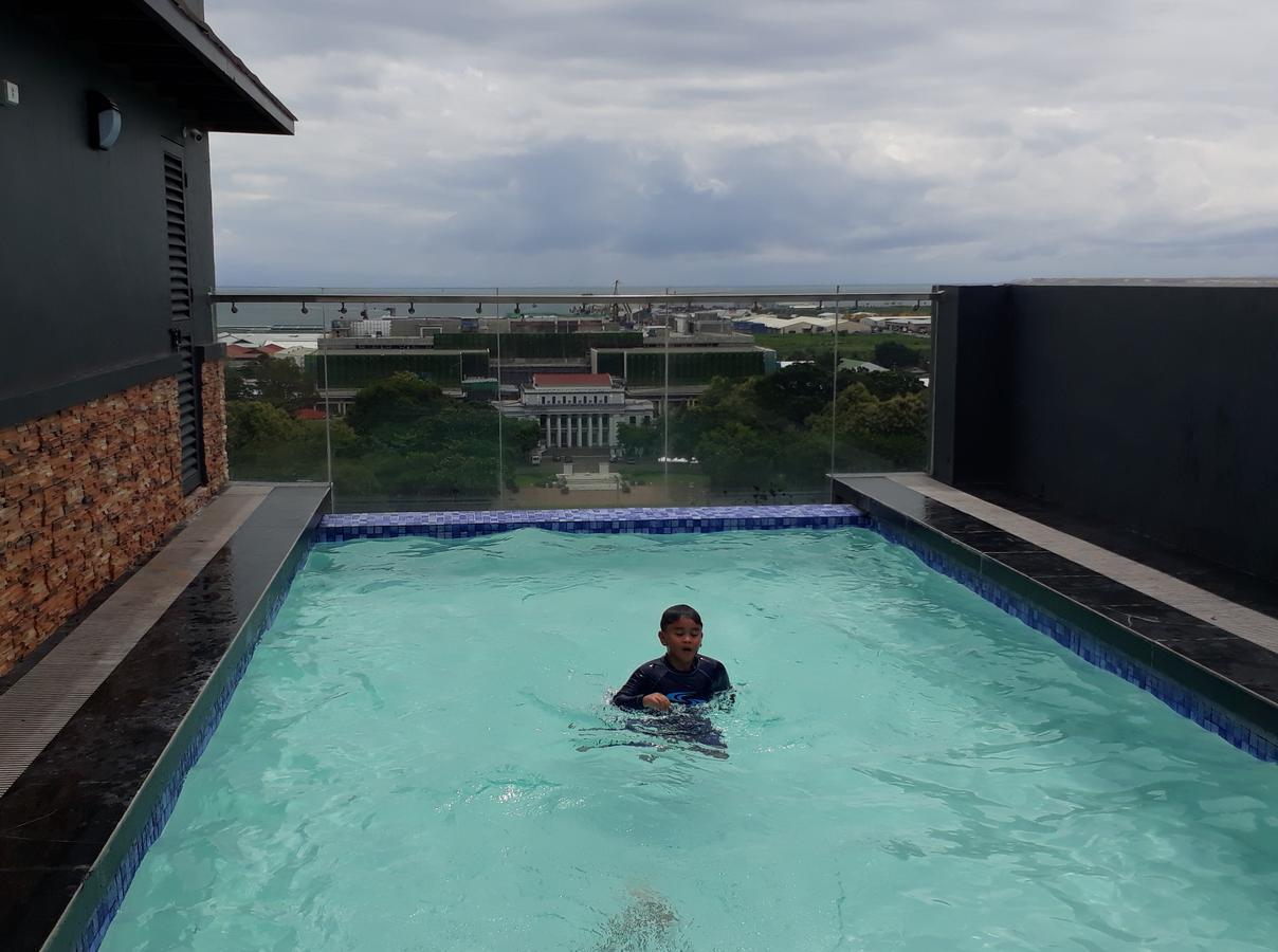 913Cityscape Located At City Center Bacolod Esterno foto